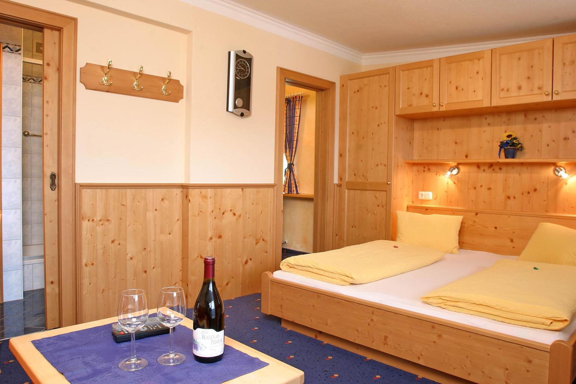 Pension Sonneck Neukirchen am Großvenediger Exterior foto