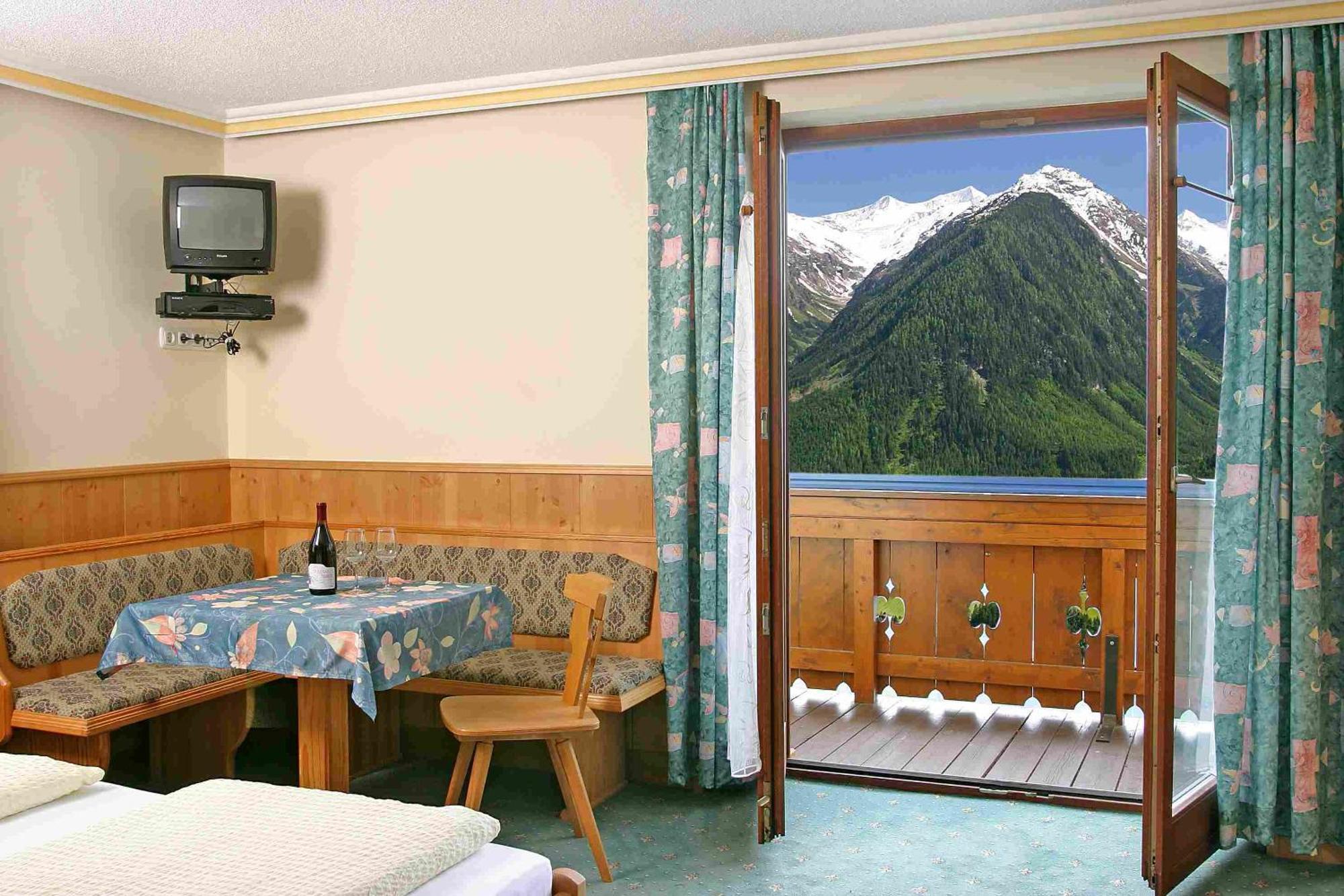 Pension Sonneck Neukirchen am Großvenediger Exterior foto